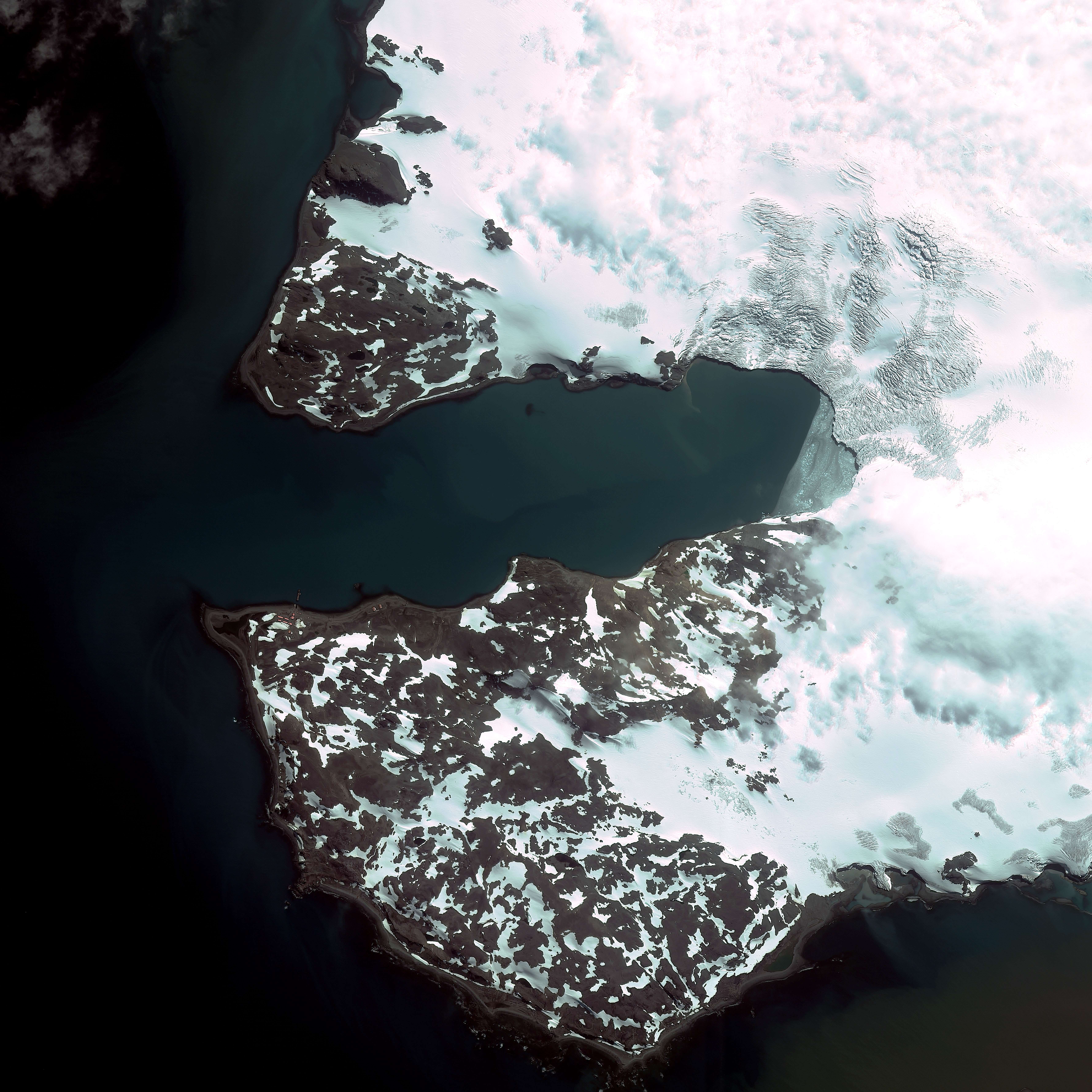 아리랑 2호가 촬영한 남극 세종기지 이미지