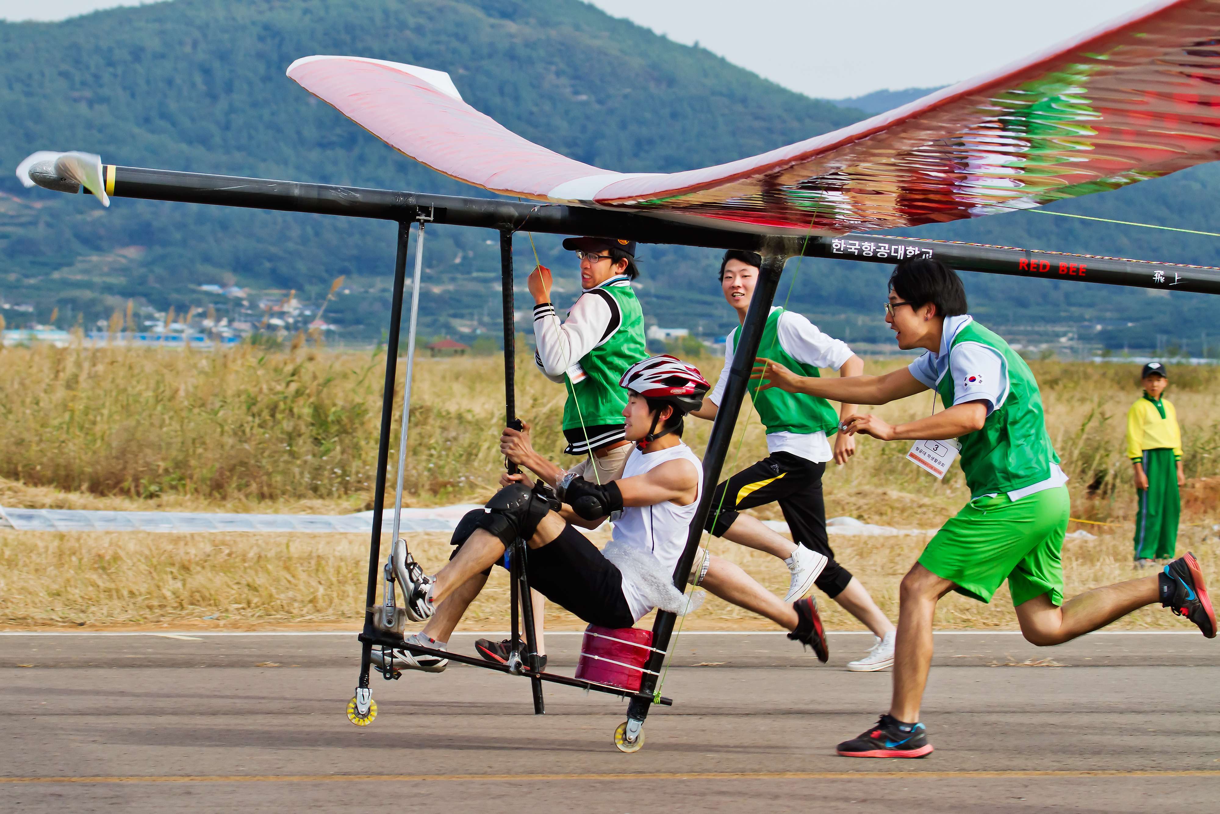 인간동력항공기 시범경진대회 이미지