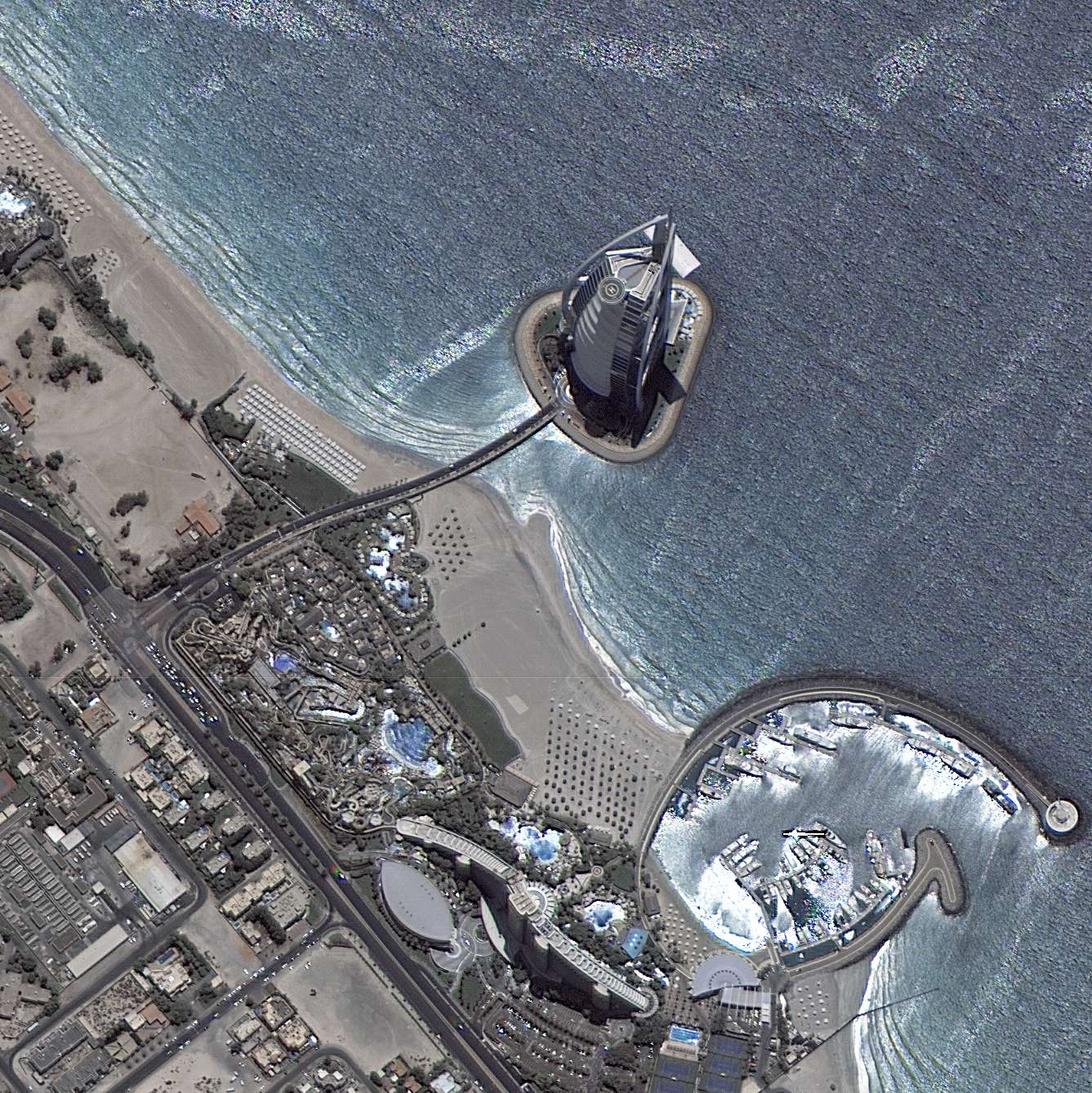 아리랑 3호가 촬영한 두바이 버즈알아랍 이미지