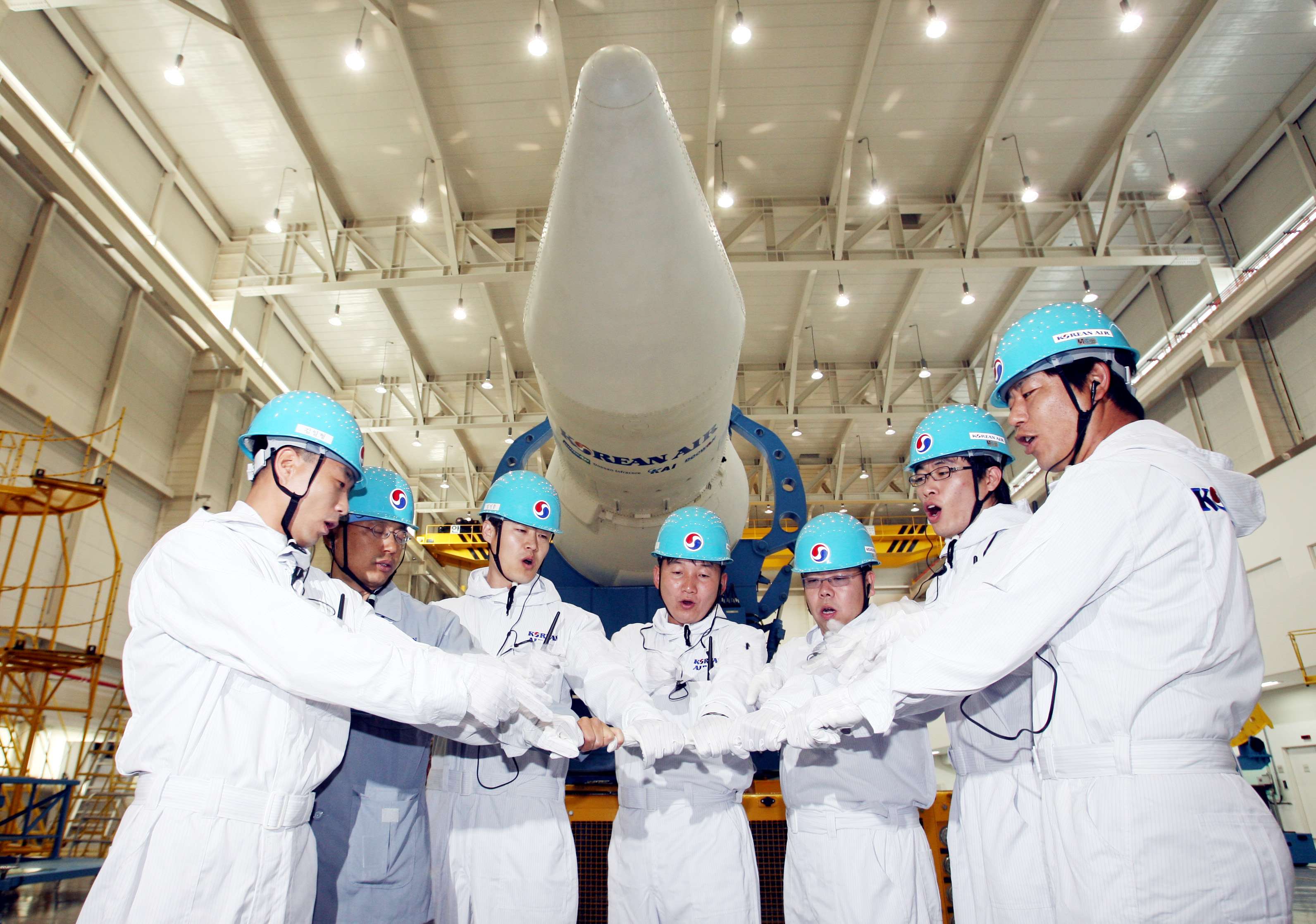나로호(KSLV-I) 총 조립 이미지