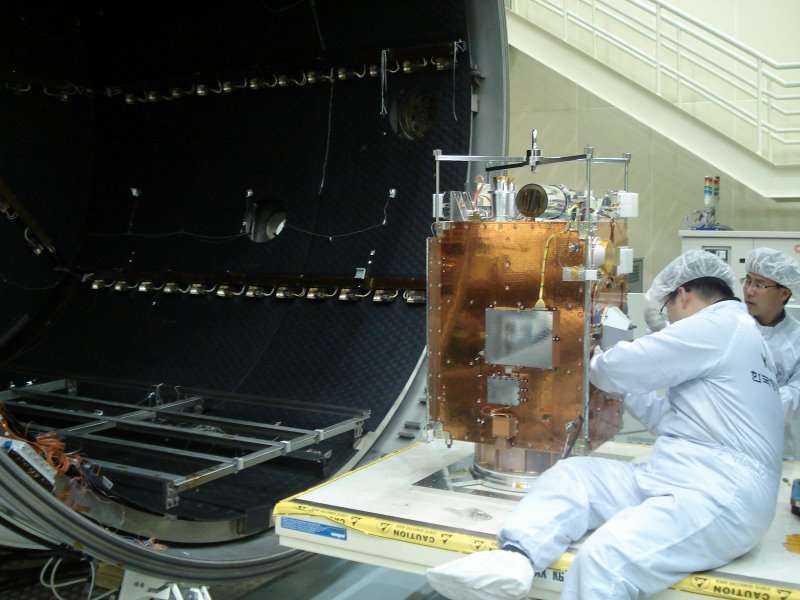 과학기술위성 2호 이미지