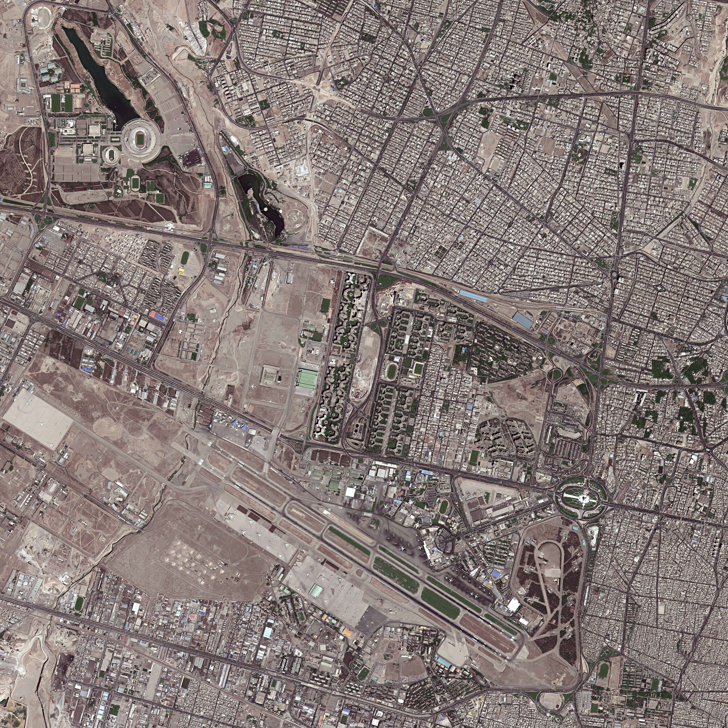 아리랑 2호가 촬영한 이란 테헤란 이미지