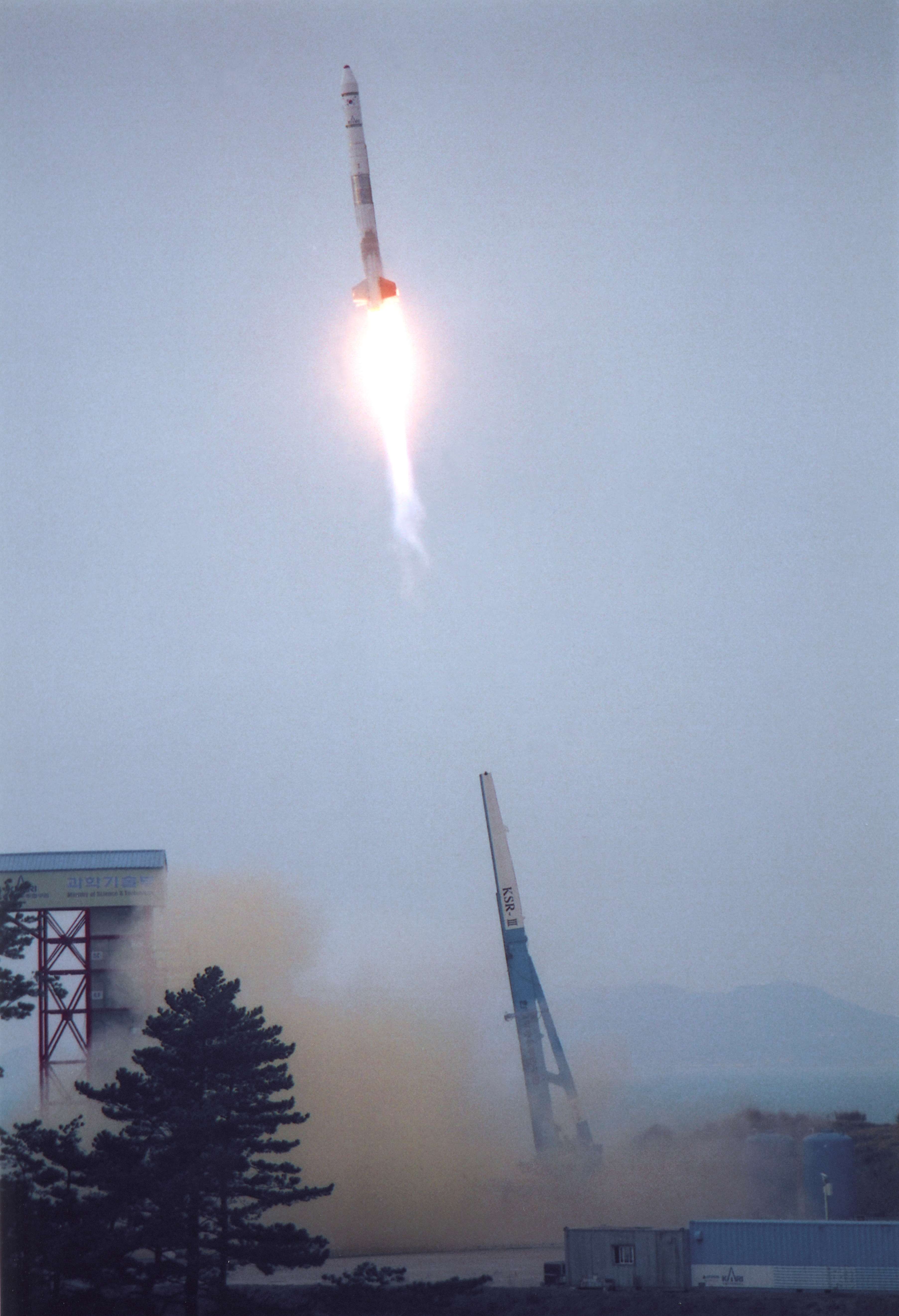 액체추진과학로켓(KSR-III) 발사장면 이미지