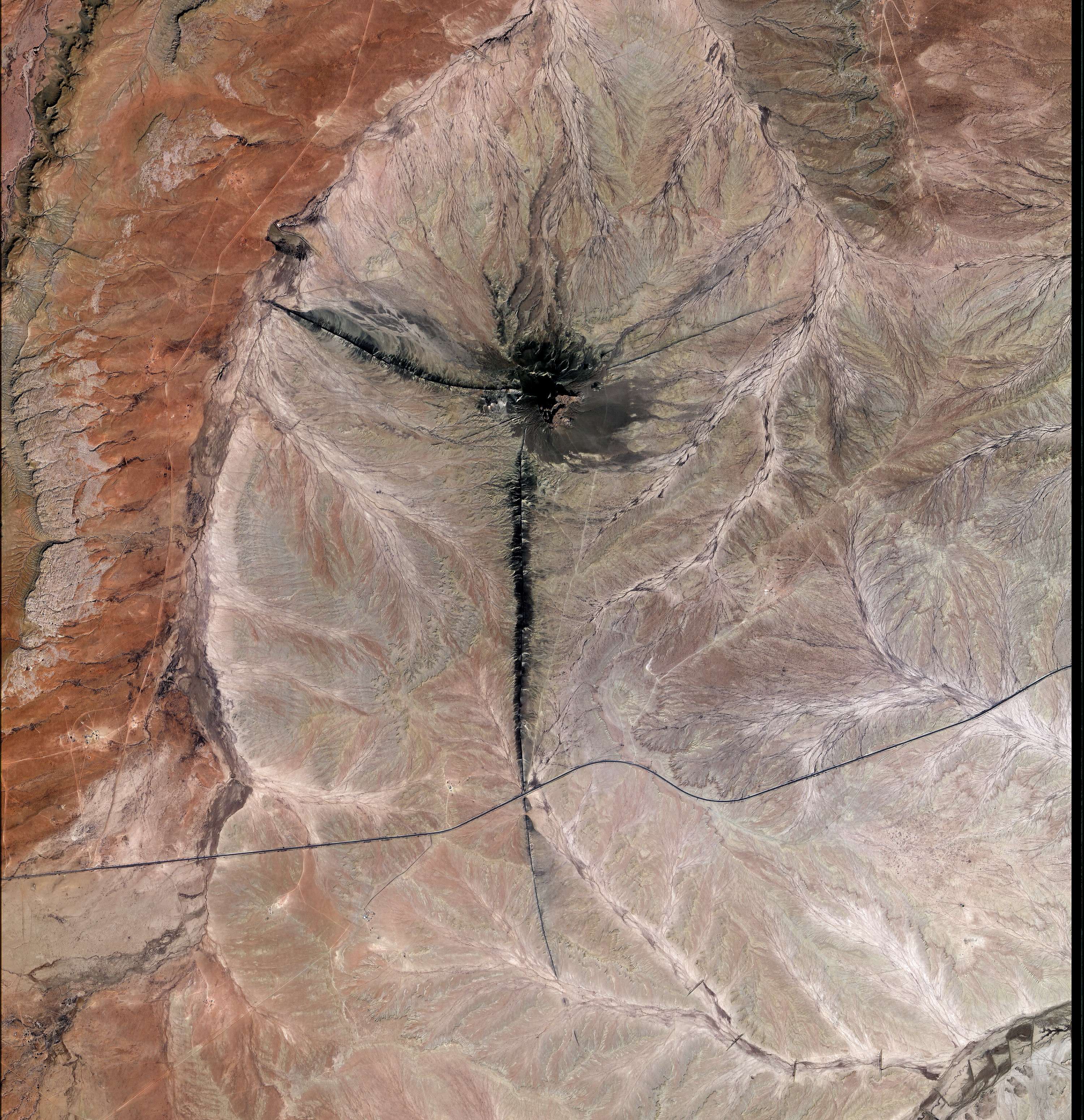 아리랑 2호가 촬영한 미국 ShiprockPeak 이미지