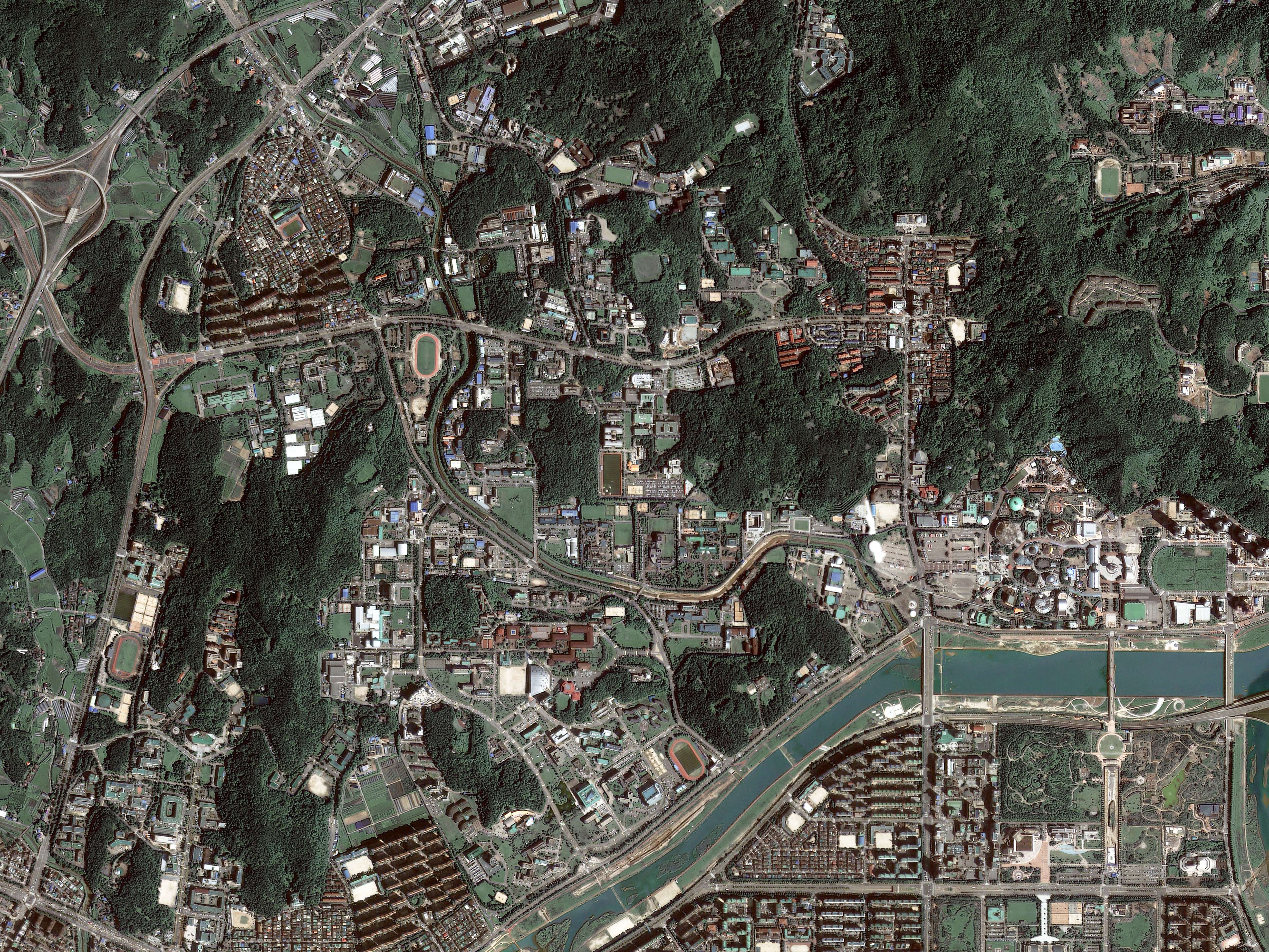 아리랑 2호가 촬영한 대한민국 대덕연구단지 이미지