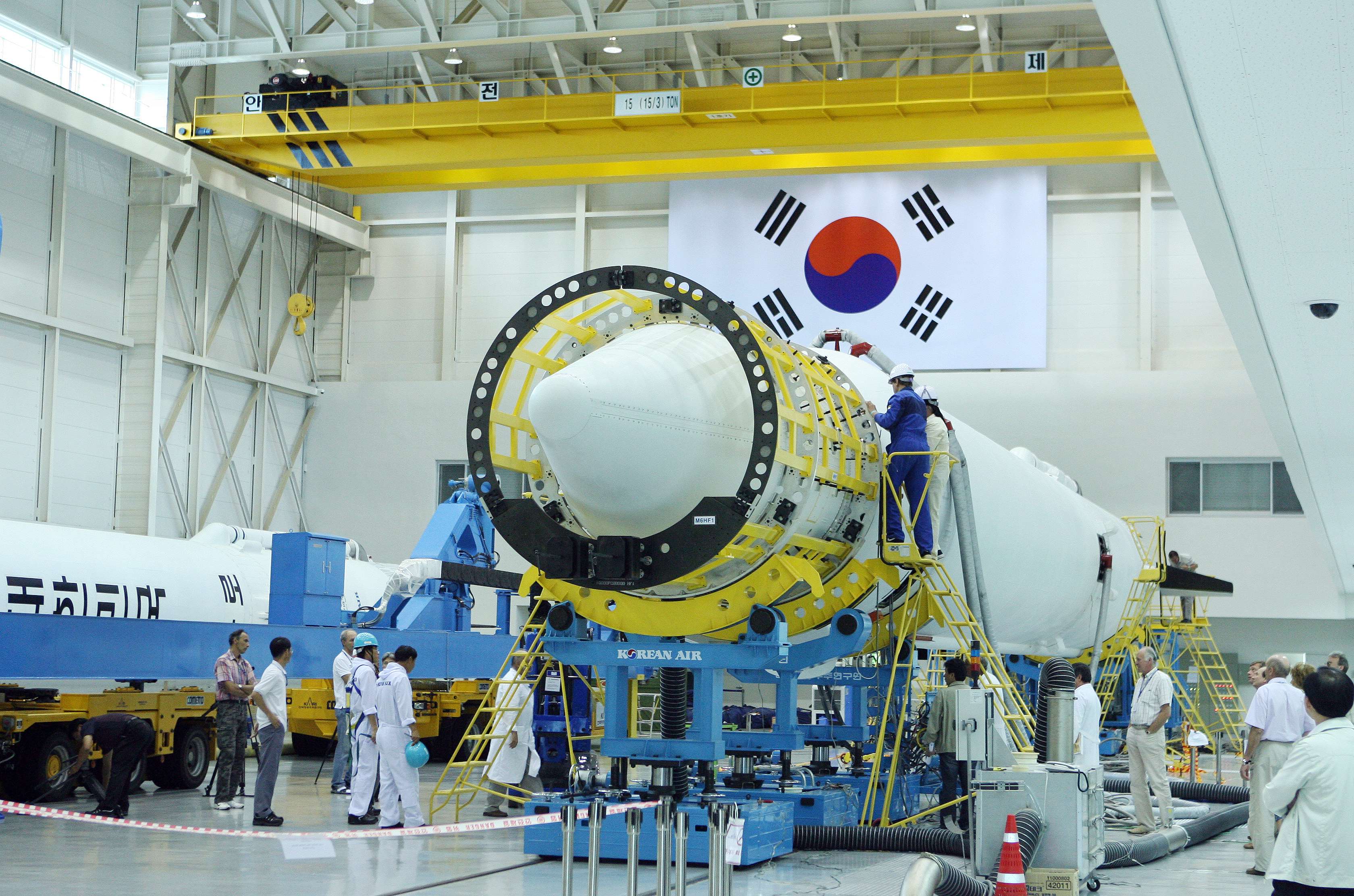 나로호(KSLV-I) 총 조립 이미지